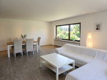 Esszimmer XXL-Grundst�ck mit ebenerdigem Einfamilienhaus und Wellnessbereich im Untergeschoss