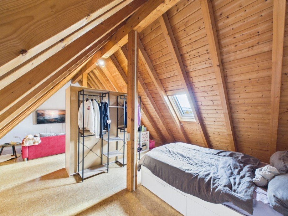 Schlafzimmer OG Dachgeschosswohnung Sinsheim