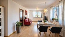 Wohn-Esszimmer Moderne 2 Zimmer Wohnung in zentraler Lage von �stringen zu verkaufen