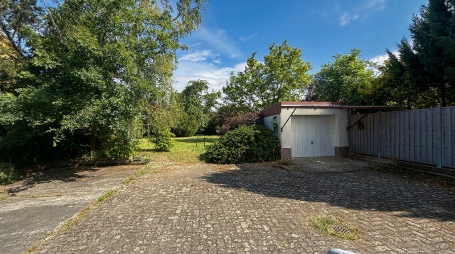 Hof und Garten Einfamilienhaus Stutensee / Blankenloch