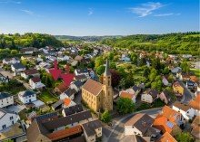 Vogelperspektive 1 Haus mit gro�em Grundst�ck und vielen M�glichkeiten im Herzen von Waldangelloch