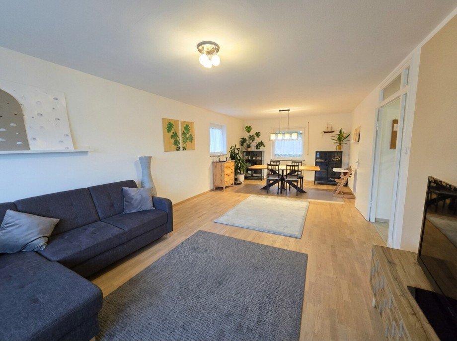 Wohn-Esszimmer OG Mehrfamilienhaus Sinsheim