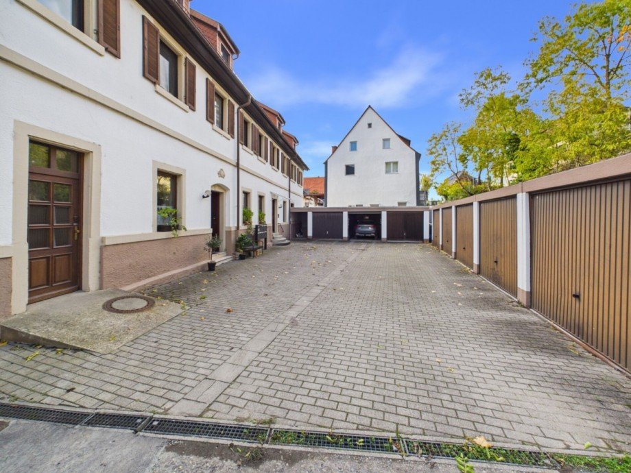 Garagen und Hof Dachgeschosswohnung Sinsheim