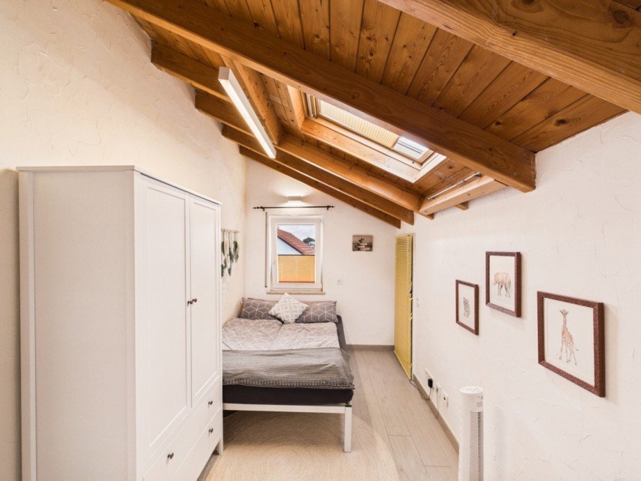 Zimmer 2 Dachgeschosswohnung Dielheim
