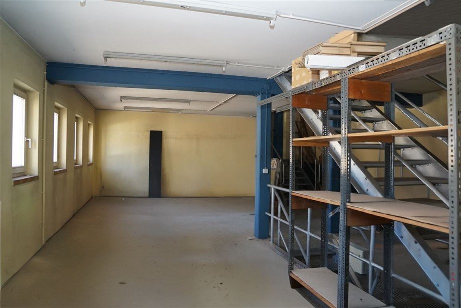 Lager oben Halle / Lager / Produktion B�hl , Baden