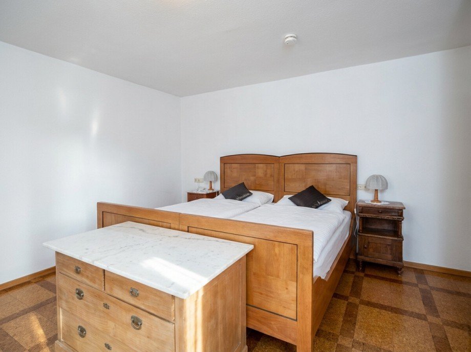 Schlafzimmer OG Mehrfamilienhaus Sinsheim