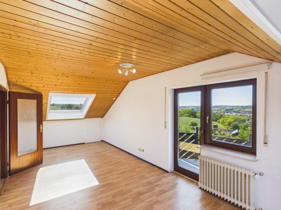 Schlafzimmer mit Balkon OG Einfamilienhaus Meckesheim