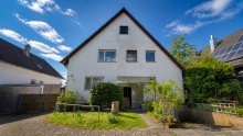 Hinteransicht Haus Haus mit gro�em Grundst�ck (1019m�) und viel Potenzial in Feldrandlage von Blankenloch zu verkaufen