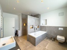 Haupt Badezimmer xxl Luxus Neubau Penthouse im Zentrum von Sinsheim