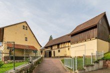 Einfahrt Haus von 1842 mit vielen M�glichkeiten in Sinsheim-Steinsfurt