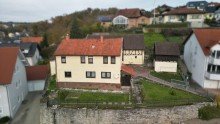 Haus Frontansicht Haus von 1842 mit vielen M�glichkeiten in Sinsheim-Steinsfurt