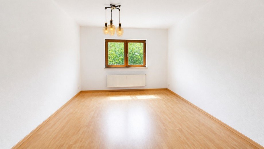 Wohnzimmer OG KI bearbeitet Mehrfamilienhaus Rettigheim