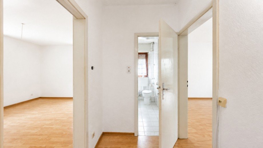 Flur OG KI bearbeitet Mehrfamilienhaus Rettigheim
