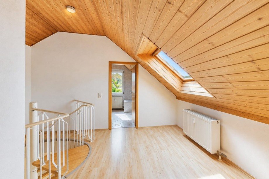 Treppenaufgang DG Maisonettewohnung Sinsheim Steinsfurt